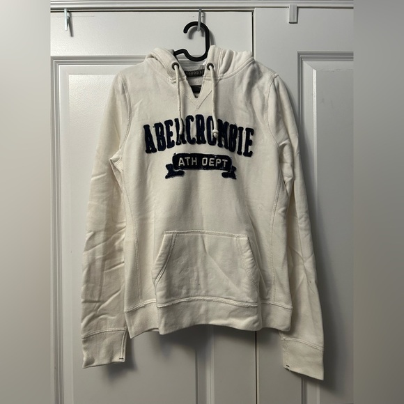 Abercrombie & Fitch sweater - Picture 1 of 3